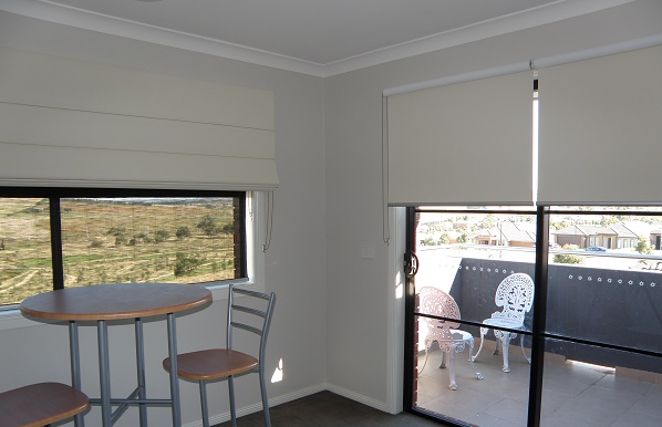 Roman Blinds Block out in Dining Room